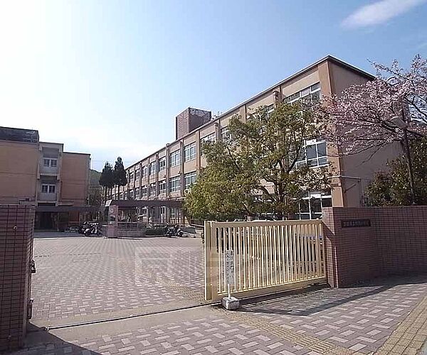 画像25:明徳小学校まで380m 岩倉駅近くの小学校です。