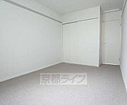 広々とした部屋です。