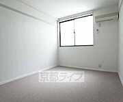 広々とした部屋です。