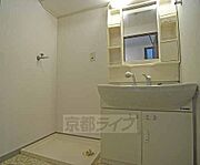 大きくて使いやすい洗面台です。