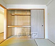 奥行きのある収納です