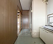 キッチンから浴室方向です。