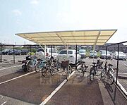 屋根付きの駐輪場・