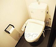 ウォシュレット付きのトイレです。