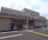 ダックス西七条店まで230m 佐井七条の交差点を北に上がって西側にございます。