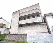 コンクリート打ちっ放しです。