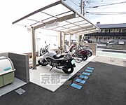 バイクも停められます。