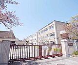 修学院第二小学校まで597m 確かな学力　やさしい心　家庭・地域との連携　が教育目標です。