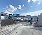 周辺：・建築中