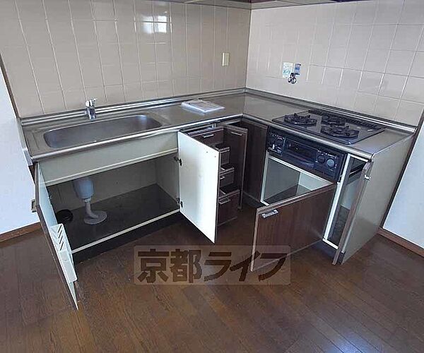 画像26:便利なキッチン収納です。