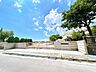 周辺：【周辺環境】石巻市立中里小学校まで約550ｍの距離です。 560m