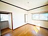 洋室：【リフォーム中】2階東側洋室です。クロスの貼替、フローリングの張替、建具の交換を行います。お子様のお部屋にいかがでしょうか。