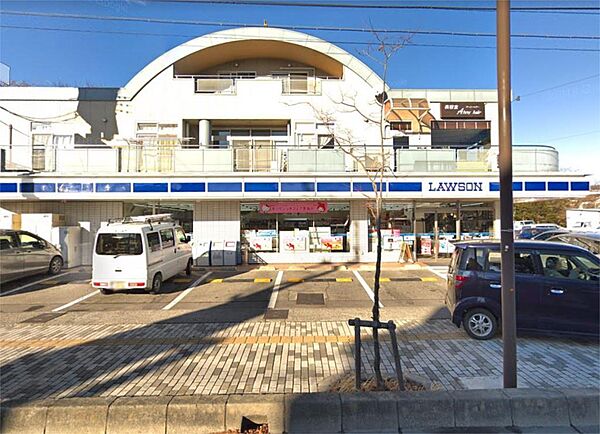 周辺：ローソン 軽井沢東店（1586m）
