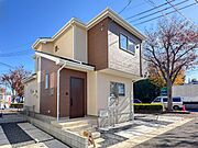 【外観】こちらの物件が少しでも気になるようでしたら、お気軽にお問合せください。人生でいちばん大きなお買い物ですので、ゆっくりご見学ください。ネット上の画像と実際の見学では、リアル感がまるで違…
