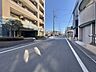 外観：【前面道路】家の良し悪しだけでなく周辺環境も重要なポイント。