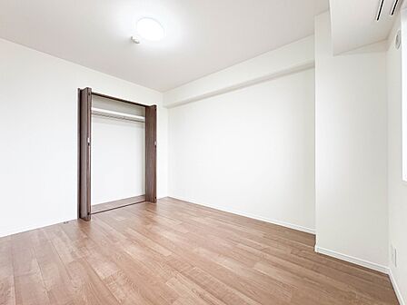 【居室6帖】充実した生活は伸びやかな居室空間から始まります。快適に・伸びやかに。心の潤いを求める方々へ。