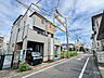 外観：1号棟【前面道路】陽当りや通風性など各所に施された工夫で住みやすさを実現。部屋の大きさや周辺環境・街並など、資料には掲載していない情報が現地にはたくさんございます。是非ご確認下さい。