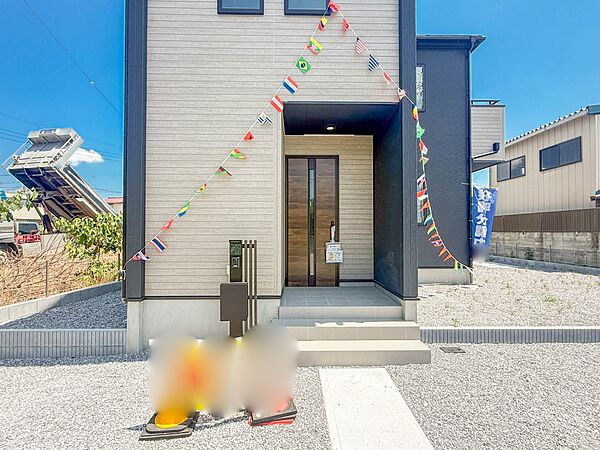 玄関を拡大表示