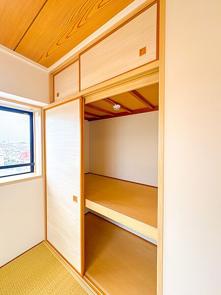 【収納】各部屋を最大限に広く使って頂ける様、全居住スペースに収納付。プライベートルームはゆったりと快適に。