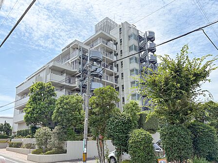 【外観】こちらの物件が少しでも気になるようでしたら、お気軽にお問合せください。人生でいちばん大きなお買い物ですので、ゆっくりご見学ください。ネット上の画像と実際の見学では、リアル感がまるで違…