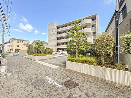 【駐車場】駐車場の空き状況は要確認。