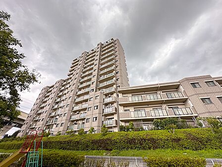 こちらの物件が少しでも気になるようでしたら、お気軽にお問合せください。人生でいちばん大きなお買い物ですので、ゆっくりご見学ください。ネット上の画像と実際の見学では、リアル感がまるで違います。…