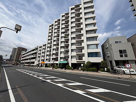 【外観】陽当りや通風性など各所に施された工夫で住みやすさを実現。部屋の大きさや周辺環境・街並など、資料には掲載していない情報が現地にはたくさんございます。是非ご確認下さい。