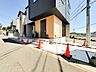 外観：【前面道路4ｍ】車の通行が少ないので、静かな住環境を維持することができます。