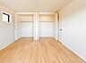 洋室：【洋室7帖】お子様のお部屋にぴったりなクロークを備えたフローリング仕様の洋室です。