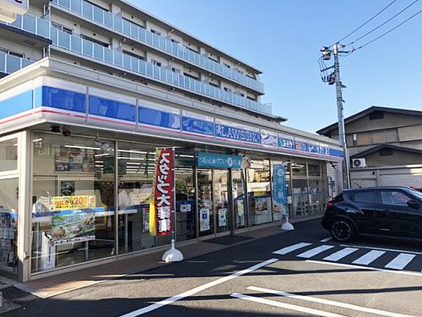 画像15:【コンビニエンスストア】ローソン 板橋東坂下一丁目店まで327ｍ