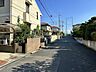 外観：ガレージはカーポート付き♪大切なお車を水濡れから守れます！現況：居住中の為、ご内覧希望などは事前にご連絡ください。担当者より売主様のご都合を確認いたします。
