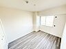 室内：マンション暮らしには嬉しい全居室に窓ありの間取なので採光通風良好♪どのお部屋でも心地よくすごせます♪