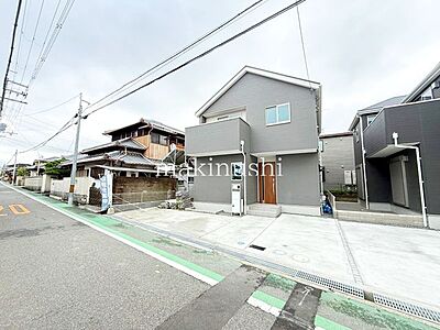 外観:■耐震等級3■長期優良住宅■断熱等級6のお家■土地約39.5坪■駐車2台可能■南海高野線金剛駅徒歩18分■LDK19.6帖■シューズクロークのあるお家■全居室クローゼット付き■2階に手洗いカウンター■ 外観:■耐震等級3■長期優良住宅■断熱等級6のお家■土地約39.5坪■駐車2台可能■南海高野線金剛駅徒歩18分■LDK19.6帖■シューズクロークのあるお家■全居室クローゼット付き■2階に手洗いカウンター■