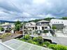 その他：2階の居室からの眺望です。本当に眺めがよく、ずっと見ていられます。山、緑の自然と都市機能が調和した千早赤阪村は空気が美味しいと有名です。