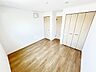 子供部屋：3階子供部屋　約6.1帖クローゼット付きの子供部屋は、衣類や学用品などをすっきり収納できる便利な空間です。お子様の成長に合わせて長く使いやすく、勉強や趣味にも集中できる快適なお部屋です。