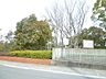 周辺：金剛中央公園 徒歩11分。 810m