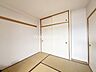 和室：リビング横のお部屋は、お子様のお昼寝や来客スペースにピッタリ♪