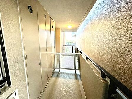 ■専用ポーチ■プライバシーが守られ防犯面でも安心の専用ポーチ付き住宅■