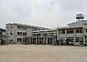 周辺：河内長野市立石仏小学校 徒歩14分。 1110m