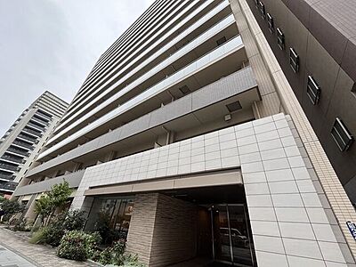 外観：八王子駅から徒歩10分と通学・通勤にも便利な立地。平成26年築の中古マンションです。