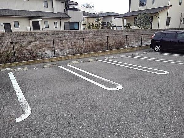 画像10:駐車場