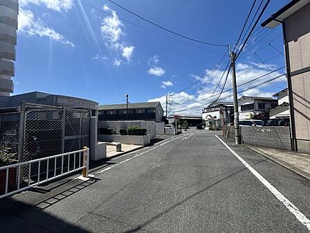【前面道路】前面道路の様子です。