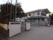 小学校「広島市立黄金山小学校まで833ｍ」
