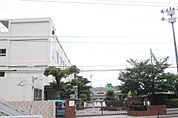 小学校「広島市立荒神町小学校まで882ｍ」