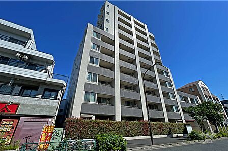アトラス目黒本町の外観（南西側から）