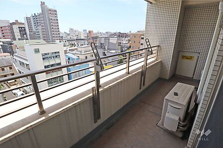 バルコニー6階部分で日当たり、風通し良好です。