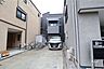 外観：物件の外観(北側から）きれいに区画された閑静な住宅街に位置し、落ち着いた生活が送れそうです。