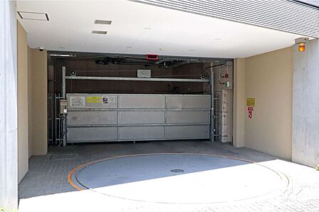 敷地内駐車場(屋内機械式)