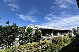 小学校の校庭ビュー。常に採光、通風良好です。