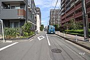 敷地東側の前面道路